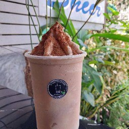 นมหมีปั่นไมโล