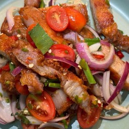 ยำหมูสามชั้นทอดแห้ง