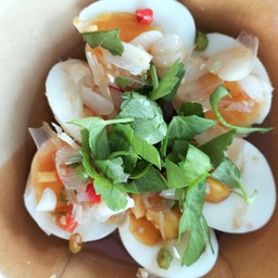 ยำไข่ต้ม (ไข่ 3 ฟอง)