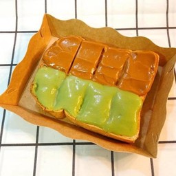 ปังปิ้งทูโทน (สังขยาใบเตย กับ สังขยาชาไทย)