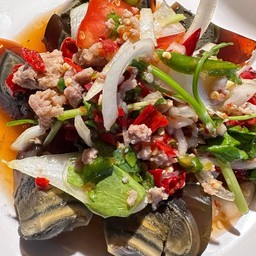 ยำไข่เยี่ยวม้า