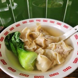 เกี๊ยวหมูยักษ์น้ำ