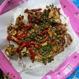 กระเพราถาดฮกฟู่ซู่ซ่า