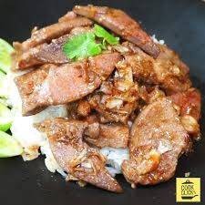 ข้าวตับหมูกระเทียมพริกไทย
