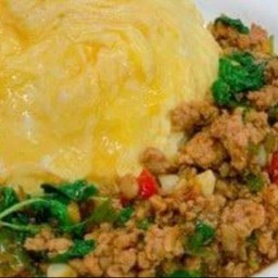 ข้าวไข่ข้นกะเพราหมูสับ