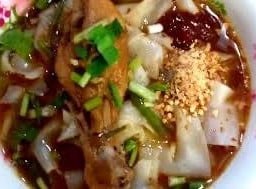 ก้อย ก๋วยเตี๋ยวไก่มะระบุฟเฟ่