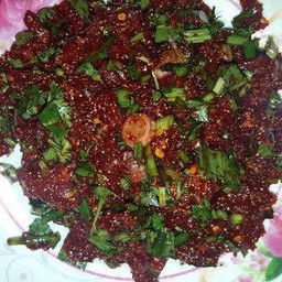 ก้อยเนื้อขม สับ ใส่เลือด