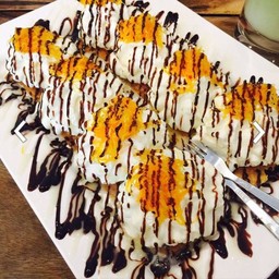 โรตีทิชชู่วิปครีม+ฝอยทอง+ช็อค