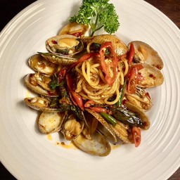 สปาเก็ตตี้ผัดหอยลาย