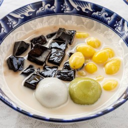 น้ำเต้าหู้ เฉาก๊วย  แปะก๊วย บัวลอย