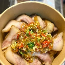 หัวหมูพะโล้(น้ำจิ้มแซ่บ)