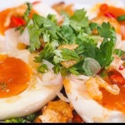 ยำไข่เค็ม