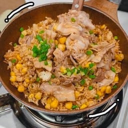 ข้าวผัดกระเทียมสไตล์เกาหลี