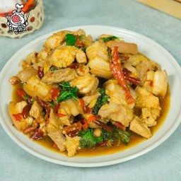 ผัดกระเพราหมูสามชั้น (เป็นกับข้าว)