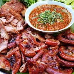 หมูย่างกับไส้ย่าง