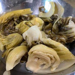 ผักกาดดองพร้อมน้ำพริกแถมข้าวข้าวธรรมดา