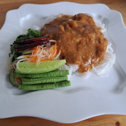 ขนมจีนน้ำพริกถั่ว