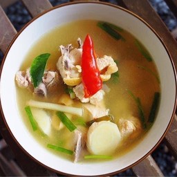 ไก่ต้มขมิ้น กับข้าว