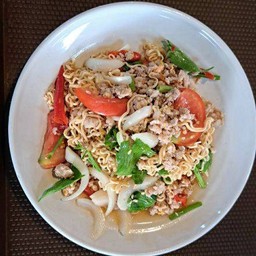 ยำมาม่าหมูสับ