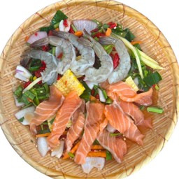 ยำแซลมอนกุ้งสด