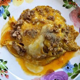 ข้าวราด ไข่ลาวา หมูสับ