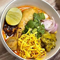 ข้าวซอย อยู่เย็น