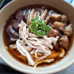 ก๋วยเตี๋ยวไก่รวมไม่น่อง