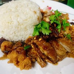 ข้าวไก่ทอดพริกสามรส