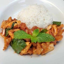 ร้านข้าวยำไก่แซ่บ (รร.เอกชัย) รถเข็นข้างโรงเรียนเอกชัย