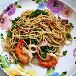 สปาเก็ตตี้ขี้เมากุ้งปลาหมึก