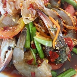 เกาเหลาปูม้ากุ้งสด