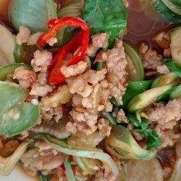 ผัดมะเขือเปราะ