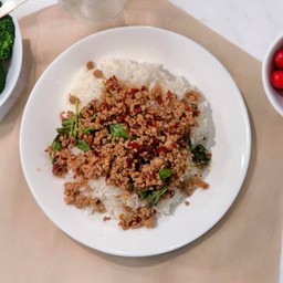 กระเพราหมูสับพริกแห้ง