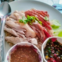 ข้าวมันไก่ข้างมอ