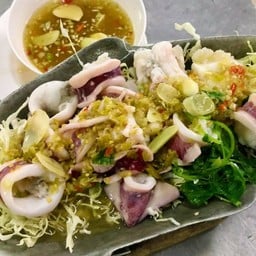 หมึกไข่นึ่งมะนาว Steamed Egg Squid With Lime Souce
