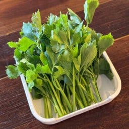 ขึ้นฉ่าย