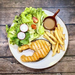 A10 สเต็กปลาแซลมอน (Salmon steak)