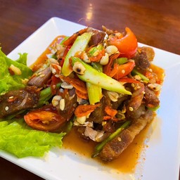 ตำคอหมูคะน้ากรอบ