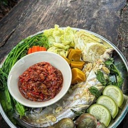 ปลาเนื้ออ่อนนึ่งจิ้มแจ่ว