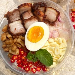 ครัวชั้นสาม ข้าวขยำ ยำแซ่บ รัชดาห้วยขวาง