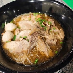 ก๋วยเตี๋ยวหมูตุ๋น-เนื้อตุ๋น ต้นไทร คลอง2