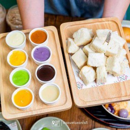 ขนมปังนึ่งสังขยานมสด