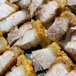 บ้านหมูกร๊อบกรอบ