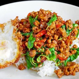 ข้าวผัดกะเพราหมู+ไข่ดาว