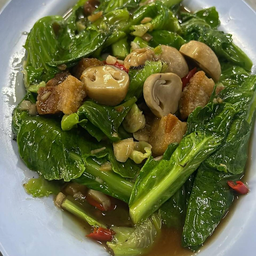 แขนงผัดหมูกรอบ