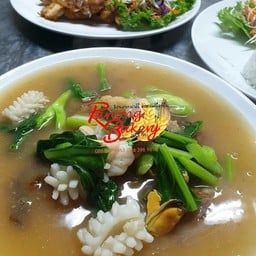 ก๋วยเตี๋ยวราดหน้าทะเล