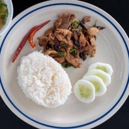 ข้าวกะเพราพริกแห้ง หมู