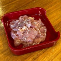 หมูหมักสุกี้ เล็ก (คอนโด)