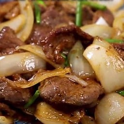 เนื้อผัดหอมใหญ่