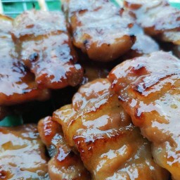 พลอย หมูปิ้งโบราณ